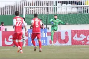 گل اول آلومینیوم به پرسپولیس