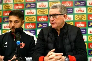 سرمربی پرسپولیس: حضور زنان در ورزشگاه، اتفاقی خاص و الهام‌بخش است