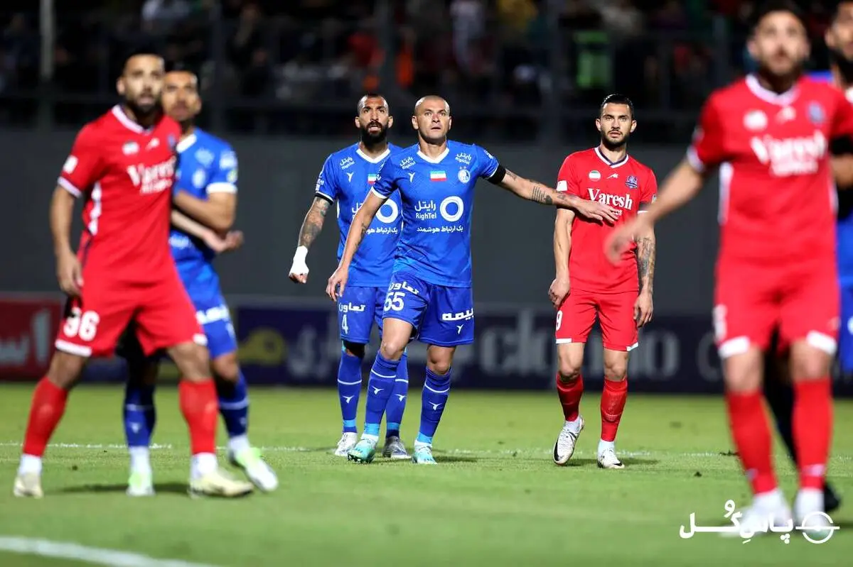 استقلال مدافع خارجی‌اش را از دست نمی‌دهد