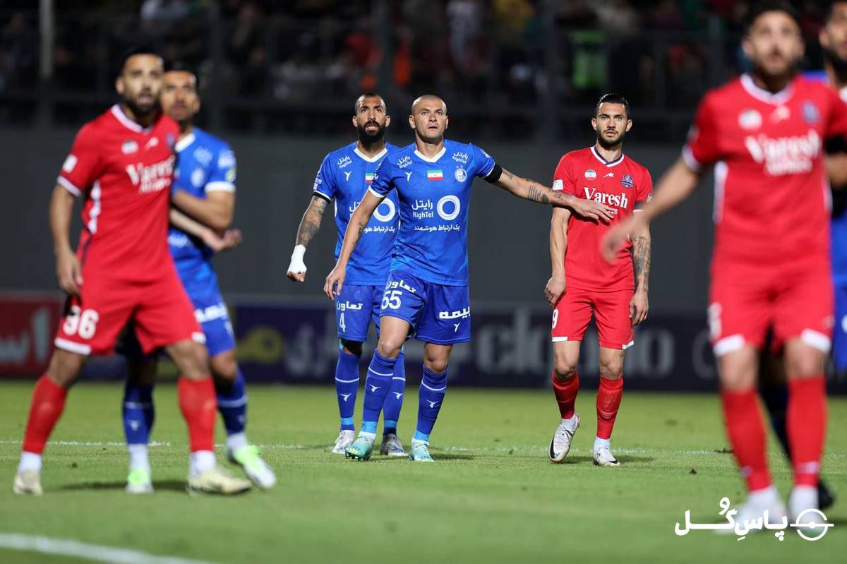 استقلال مدافع خارجی‌اش را از دست نمی‌دهد