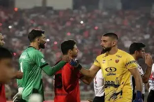 رقابت جالب دروازه‌بانان پرسپولیس و تراکتور برای ثبت رکورد