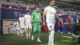 لحظه مصدومیت وحشتناک امید عالیشاه؛ دندان کاپیتان پرسپولیس به بیرون پرت شد