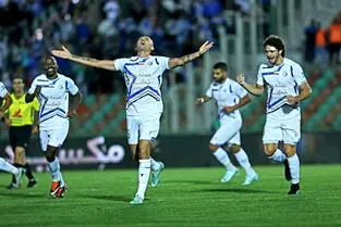 استقلال ۱ - ۰ هوادار