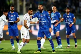تساوی بدون گل استقلال و گل‌گهر در دیداری سرد