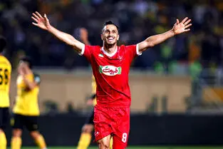 گل اول پرسپولیس به سپاهان توسط علی علیپور