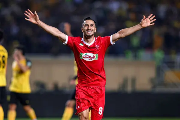 گل اول پرسپولیس به سپاهان توسط علی علیپور