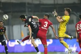 فرار پرسپولیس ده نفره از قائم شهر با دبل اورونوف