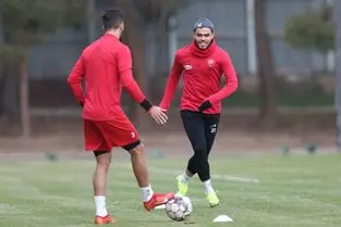 اوستون اورونوف در پایان فصل از پرسپولیس جدا نمی‌شود!