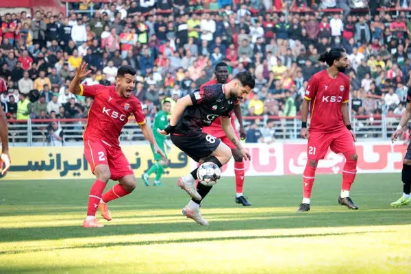 خلاصه بازی: فولاد خوزستان ۱ - ۱ پرسپولیس