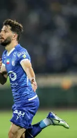 بین دو نیمه دیدار استقلال و پرسپولیس آمدند و جوری حرف زدند که باید بازی مساوی شود