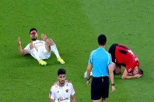 لحظه مصدومیت وحشتناک امید عالیشاه؛ دندان کاپیتان پرسپولیس به بیرون پرت شد