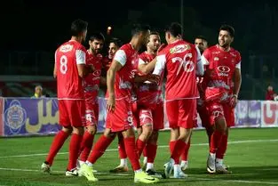 پرسپولیس با شکست شمس آذر به صدر رسید