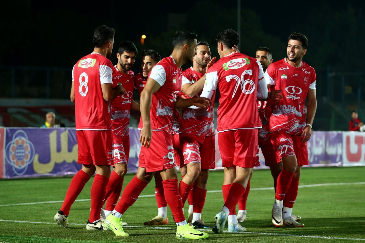 پرسپولیس با شکست شمس آذر به صدر رسید