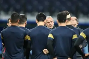 خشم سرمربی پرسپولیس علیه کاپیتان: عالیشاه باید جریمه شود