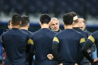 خشم سرمربی پرسپولیس علیه کاپیتان: عالیشاه باید جریمه شود
