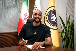 قهرمان جهان به سپاهان پیوست
