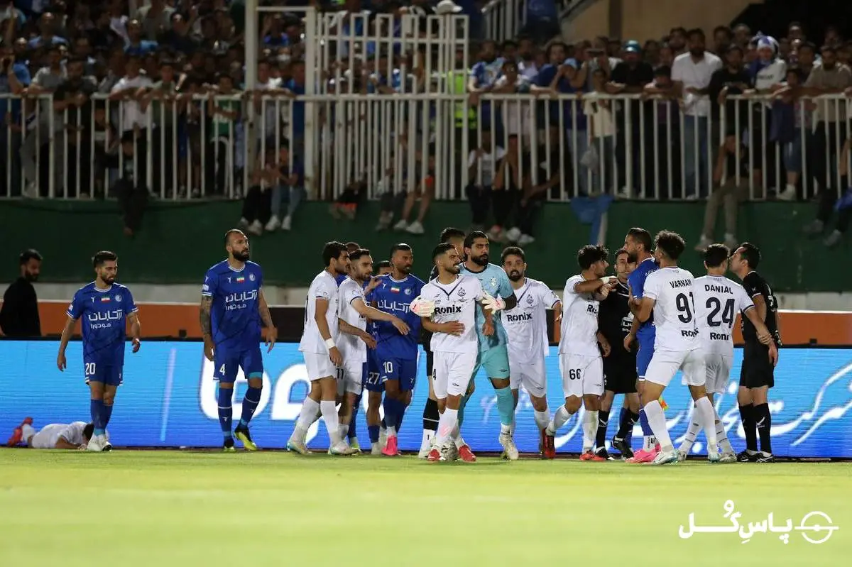 بیانیه عجیب و شدیداللحن ملوان علیه فدراسیون فوتبال؛ انزلیچیها سه بازیکن استقلال را اخراج کردند!