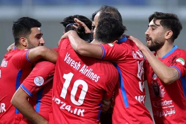 فرار پرسپولیس ده نفره از قائم شهر با دبل اورونوف