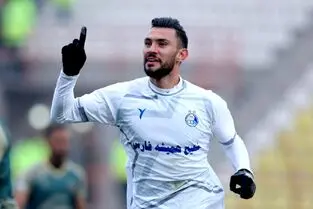 گل اول گل گهر به استقلال با ضربه محمدرضا آزادی!