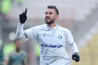 گل اول گل گهر به استقلال با ضربه محمدرضا آزادی!