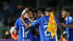 استقلال با طوفان آسانی و الحدادی صدر را پس گرفت؛ چهارمین برد پیاپی شاگردان ساپینتو