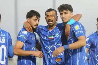 خلاصه بازی: استقلال ۱ - ۰ فولاد