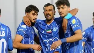 خلاصه بازی: استقلال ۱ - ۰ فولاد