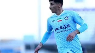 رسمی: از اولین خرید استقلال رونمایی شد
